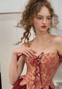 Curve & Plus A Renaissance of Grace Corset