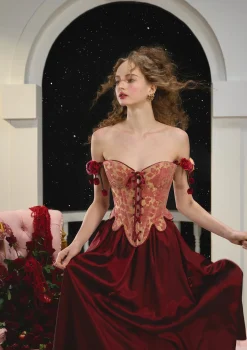 Curve & Plus A Renaissance of Grace Corset