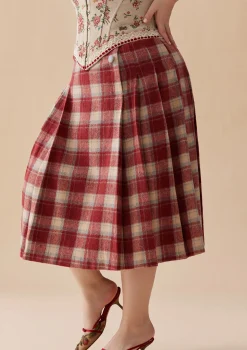Curve & Plus Rosey Christmas Cottage Skirt