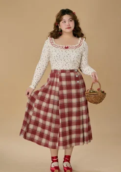 Curve & Plus Strawberry Fabric House Knit Bottom Shirt