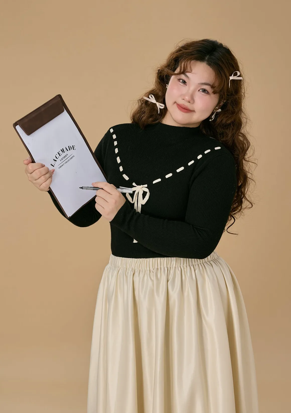 Curve & Plus Strawberry Post Office Knit Bottom Shirt