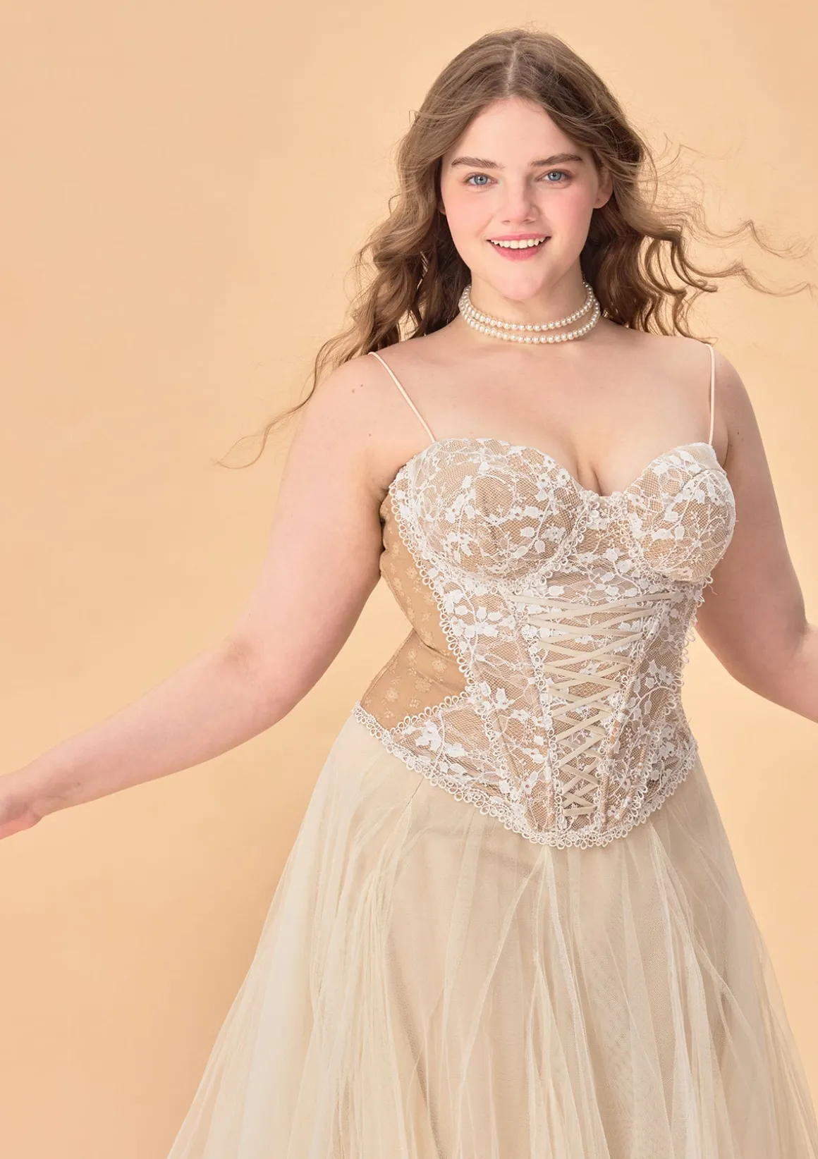 Curve & Plus "White Moon, Weaving Dreams" Corset