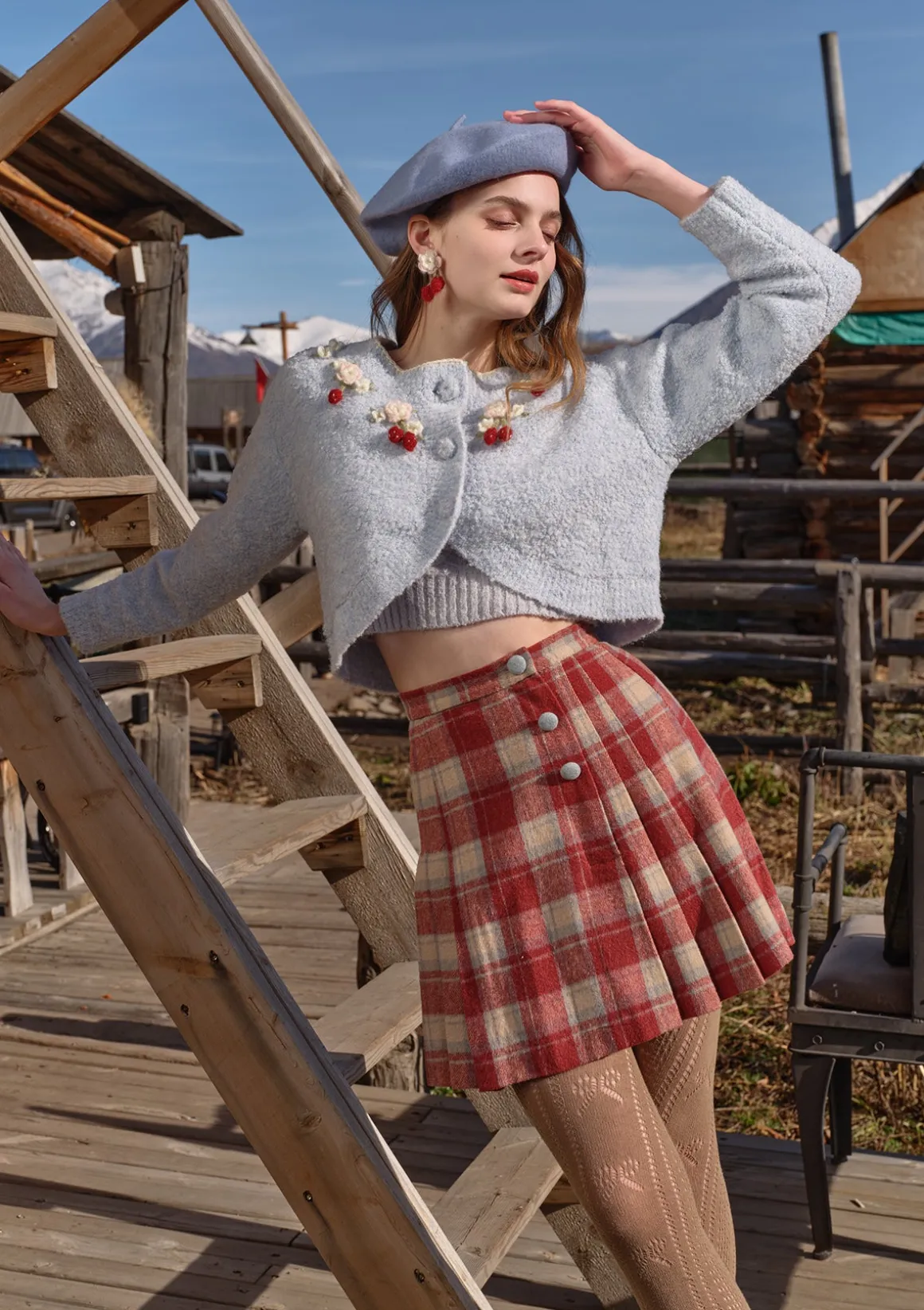 Rosey Christmas Cottage Skirt