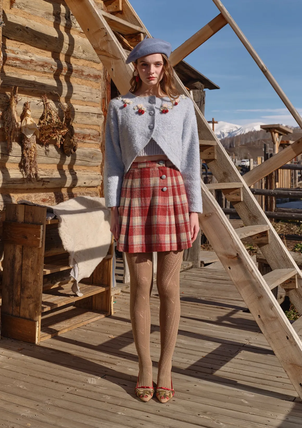 Rosey Christmas Cottage Skirt